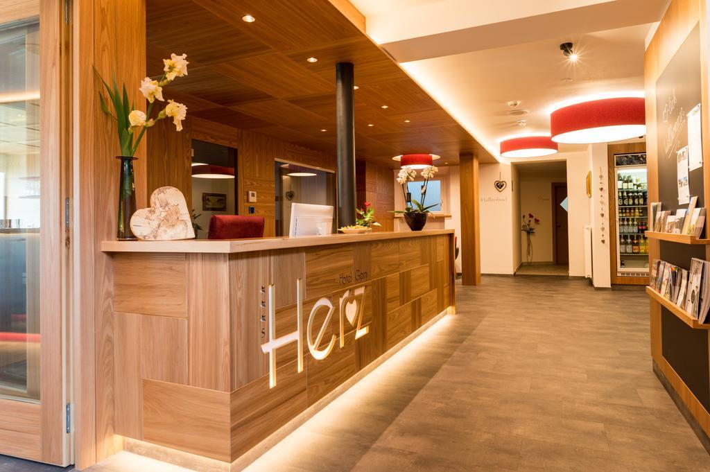 Hotel Garni Herz Tirolo Exterior photo
