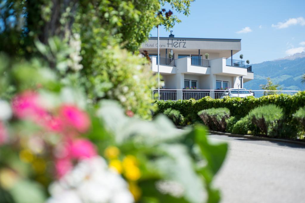 Hotel Garni Herz Tirolo Exterior photo