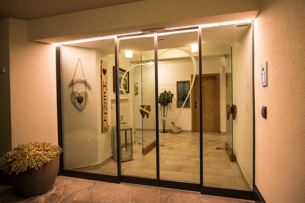 Hotel Garni Herz Tirolo Exterior photo